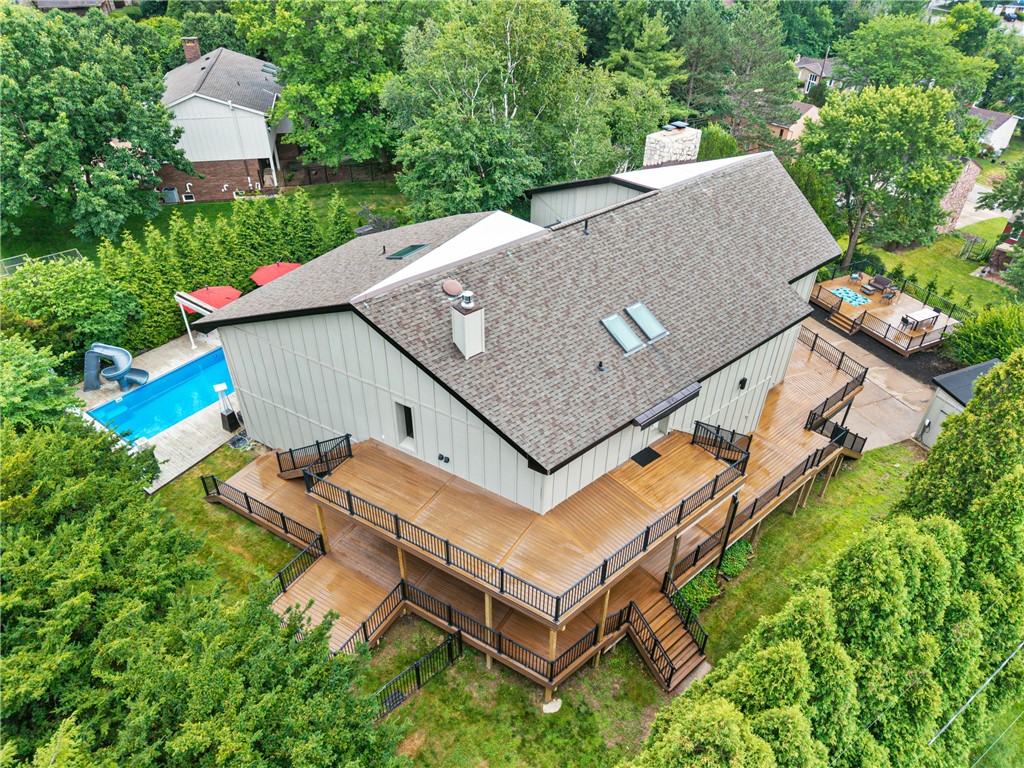 6 Jaycee Dr
