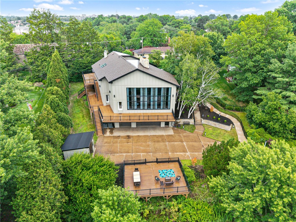 6 Jaycee Dr