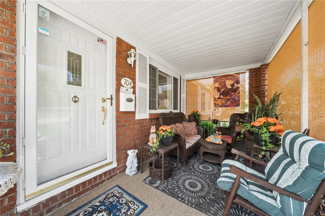 704 Macfarlane Dr