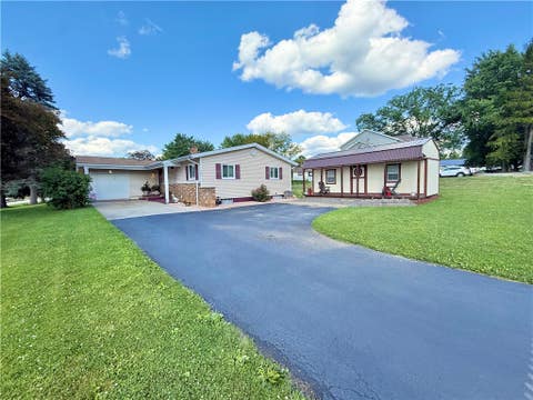 Photo of 120 Clarksen Dr, New Castle, PA 16101 (MLS # 1761709)