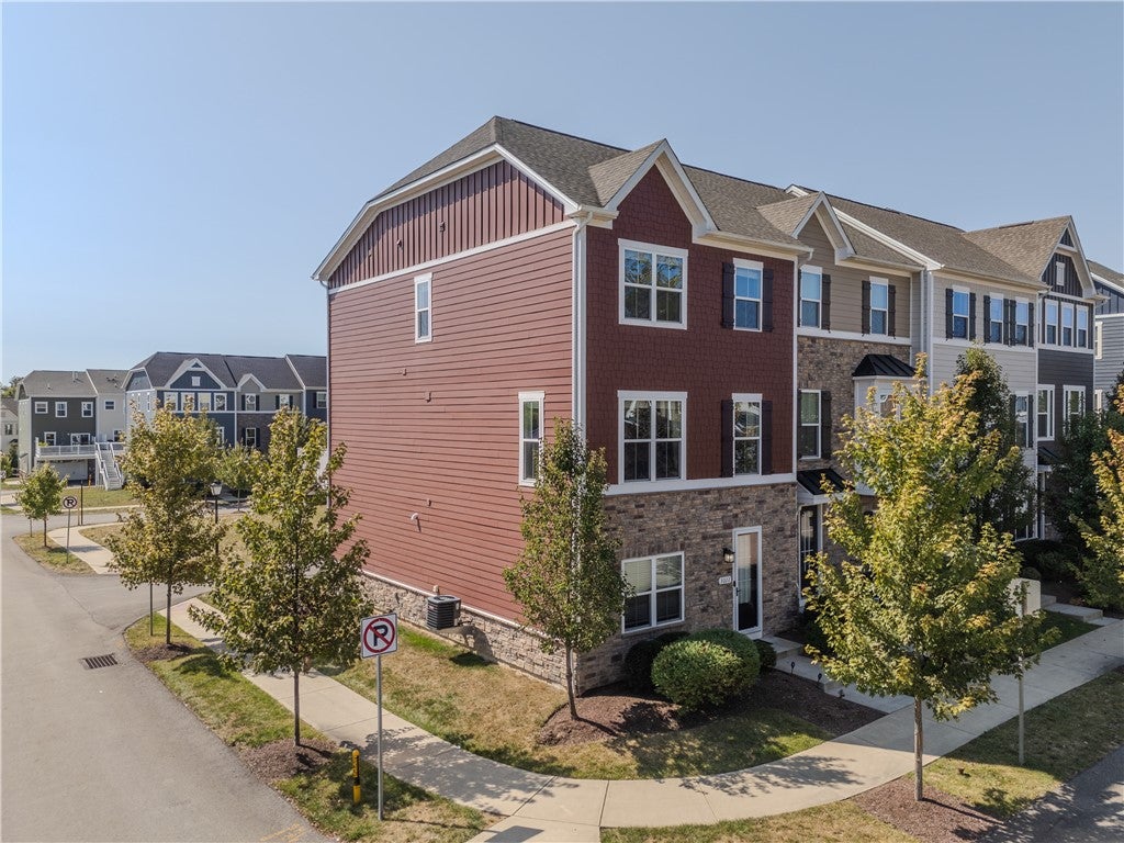 3022 Mahican Cir