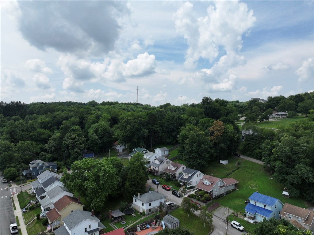 Ellwood City, Pennsylvania 16117, United States, 3 Bedrooms Bedrooms, ,3 BathroomsBathrooms,Residential,Active,168111