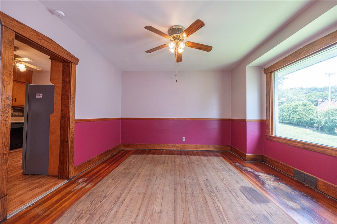 Ellwood City, Pennsylvania 16117, United States, 3 Bedrooms Bedrooms, ,3 BathroomsBathrooms,Residential,Active,168111