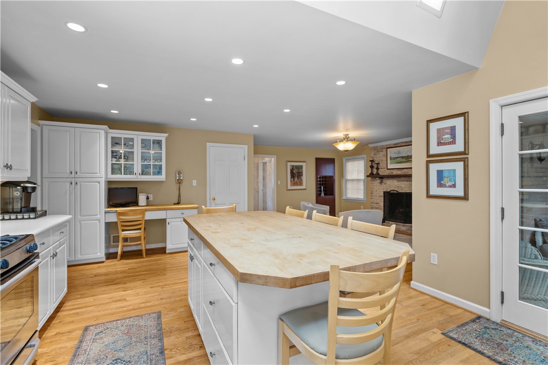 3001 Swansea Crescent W