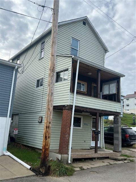 Photo of 314 Lowell Rear #1/2, Vandergrift, PA 15690 (MLS # 1731910)