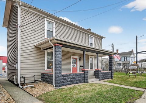 Photo of 8 S Main St, Houston, PA 15342 (MLS # 1743325)