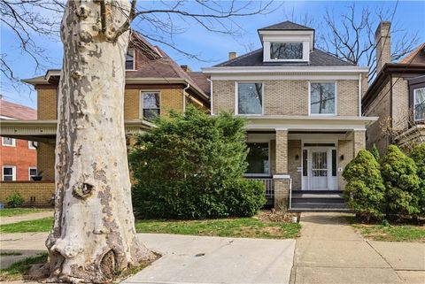 Photo of 4037 Windsor St, Pittsburgh, PA 15217 (MLS # 1744542)