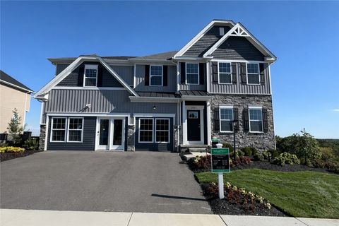 166 Victoria Dr Moon/Crescent Twp PA 15108