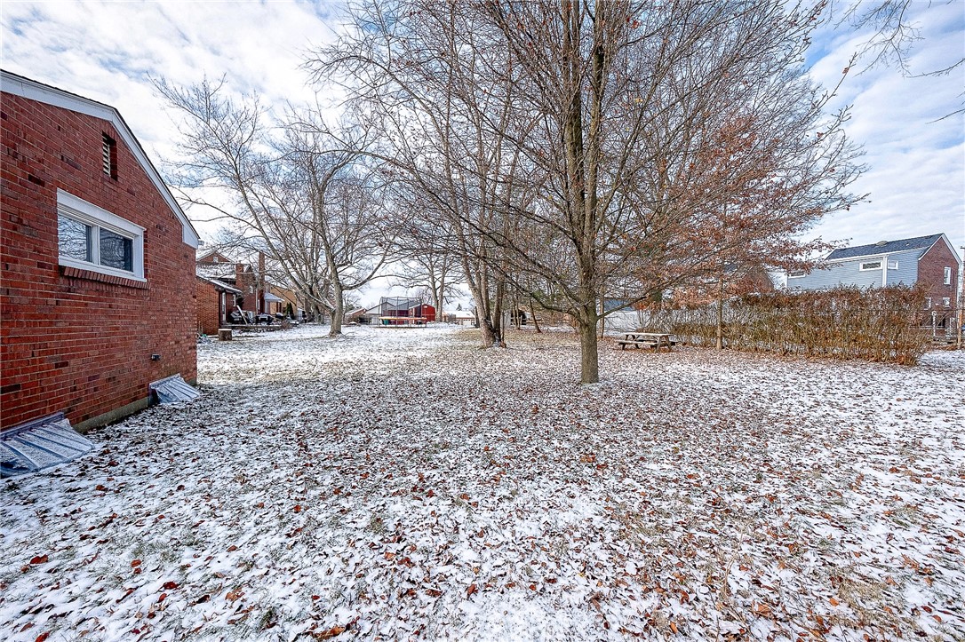 Ross Twp, Pennsylvania 15229, United States, 3 Bedrooms Bedrooms, ,2 BathroomsBathrooms,Residential,Contingent,25864