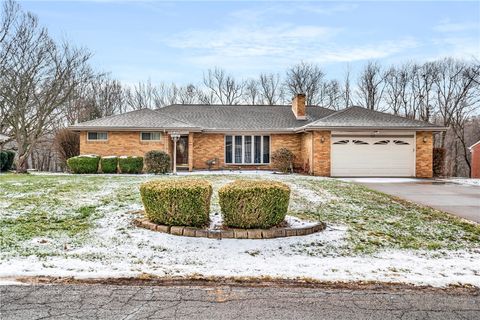 Photo of 112 Wishart Dr, Beaver, PA 15009 (MLS # 1741984)