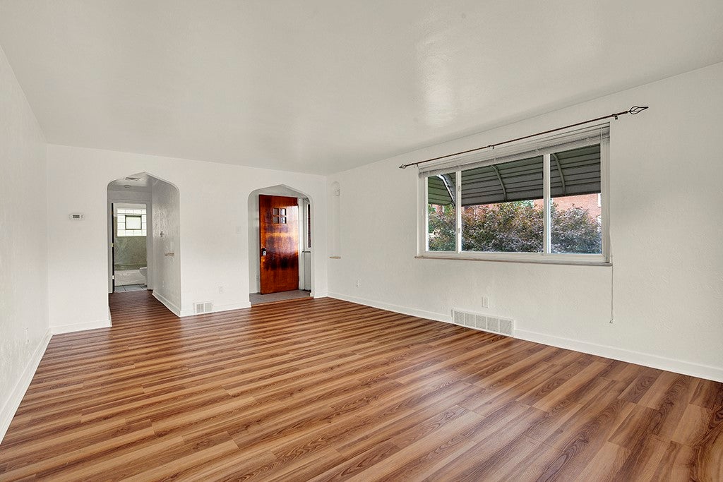 209 E Fairmont Ave