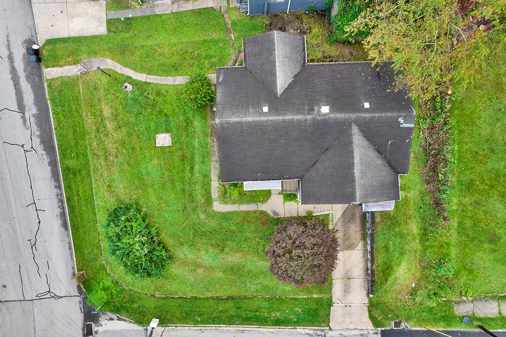 209 E Fairmont Ave