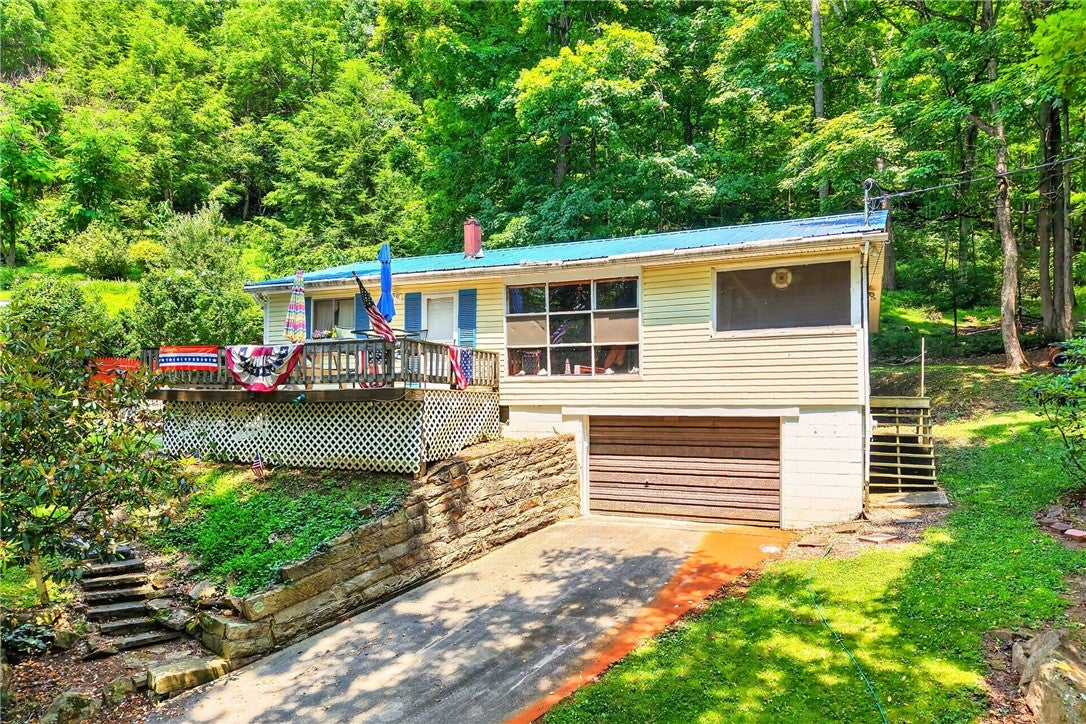 627 E Lakeview Rd