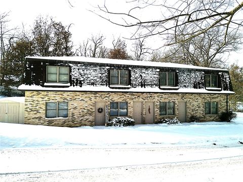 Photo of 108 Oak Dr, Saxonburg, PA 16056 (MLS # 1735105)