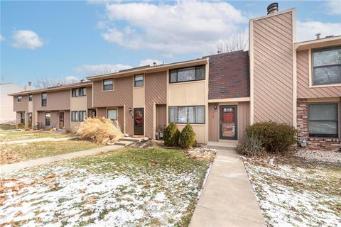 Photo of 3106 Laurel Ridge Cir, Bridgeville, PA 15017 (MLS # 1744916)