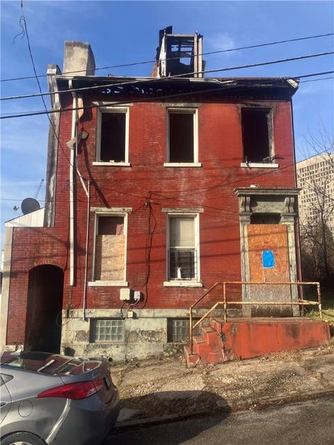 Photo of 23 Vine St, Pittsburgh, PA 15219 (MLS # 1736967)