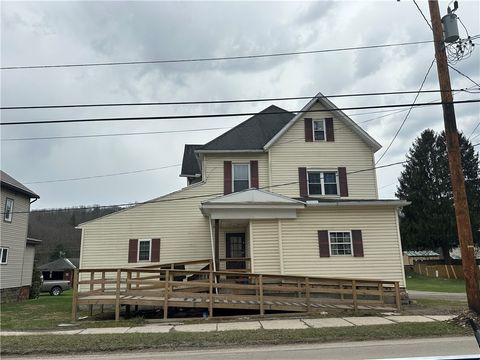 522 Main Street Rockwood Boro PA 15557