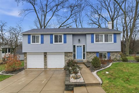 Photo of 148 Carriage Hill Rd, Glenshaw, PA 15116 (MLS # 1735501)