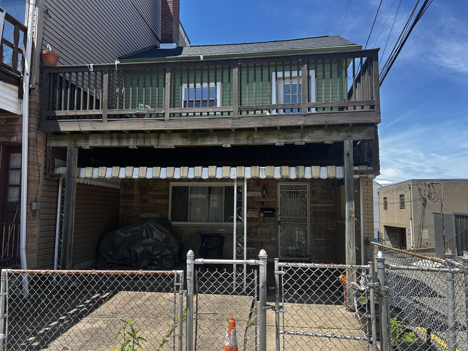 312 Ella Street