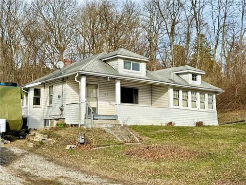 Photo of 185 Brand Ave, Imperial, PA 15126 (MLS # 1737033)