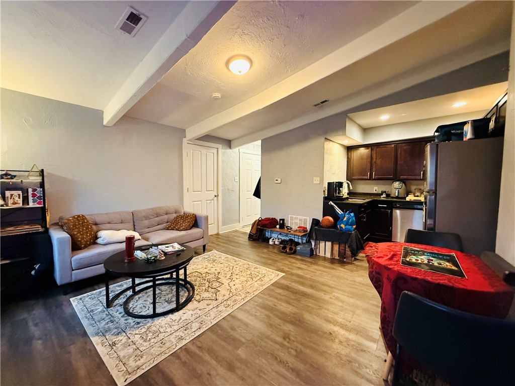Sharpsburg, Pennsylvania 15215, United States, 1 Bedroom Bedrooms, ,1 BathroomBathrooms,Residential,Active,5670