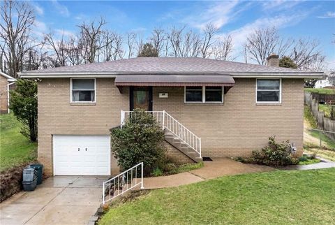 Photo of 20 Fairhill Dr, Washington, PA 15301 (MLS # 1743050)