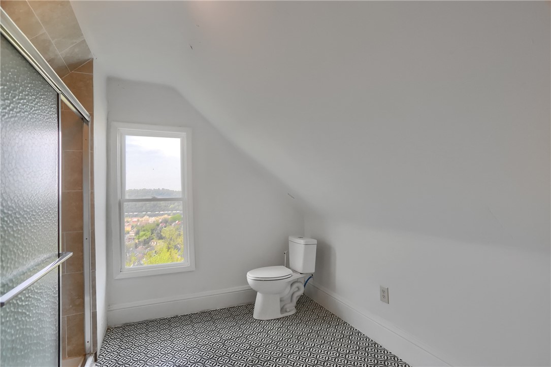 530 Stokes Ave Ave, Braddock, Pennsylvania image 21