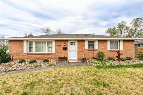 Photo of 79948 Grandview Ave, Greensburg, PA 15601 (MLS # 1748879)