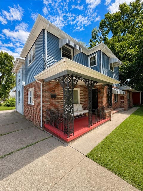 Townhouse For Sale - 417 13th St St<br/> Beaver Falls, PA 15010