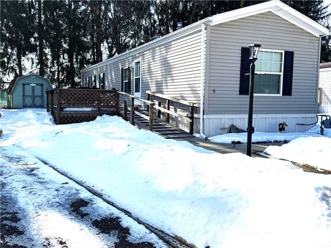 5 Lexington Dr New Sewickley Twp PA 15042