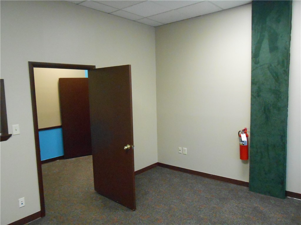 Pleasant Hills, Pennsylvania 15236, United States, ,Residential,Active,46225