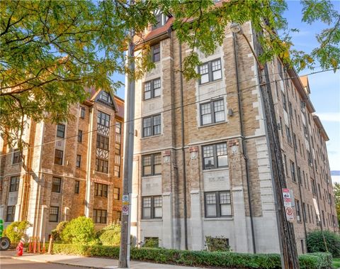 Photo of 166 N Dithridge St Ph5a, Pittsburgh, PA 15213 (MLS # 1726571)