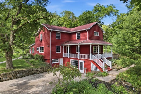 Photo of 6113 Valencia Rd, Valencia, PA 16059 (MLS # 1763117)