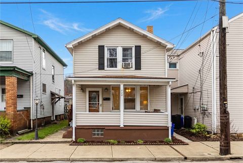 Photo of 722 6th Ave, New Brighton, PA 15066 (MLS # 1746390)