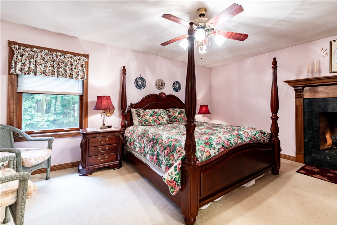 Franklin Twp, Pennsylvania 16001, United States, 8 Bedrooms Bedrooms, ,9 BathroomsBathrooms,Residential,Contingent,206249