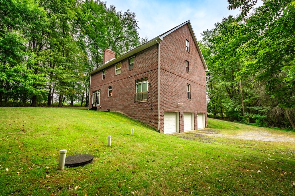 Franklin Twp, Pennsylvania 16001, United States, 8 Bedrooms Bedrooms, ,9 BathroomsBathrooms,Residential,Contingent,206249