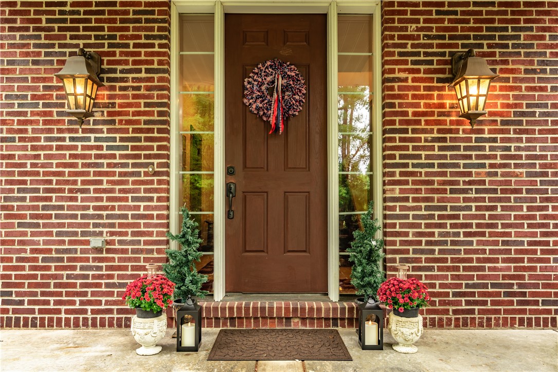 Franklin Twp, Pennsylvania 16001, United States, 8 Bedrooms Bedrooms, ,9 BathroomsBathrooms,Residential,Contingent,206249