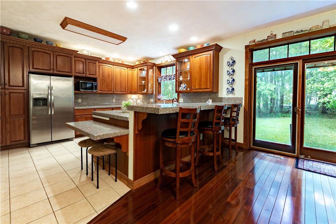 Franklin Twp, Pennsylvania 16001, United States, 8 Bedrooms Bedrooms, ,9 BathroomsBathrooms,Residential,Contingent,206249