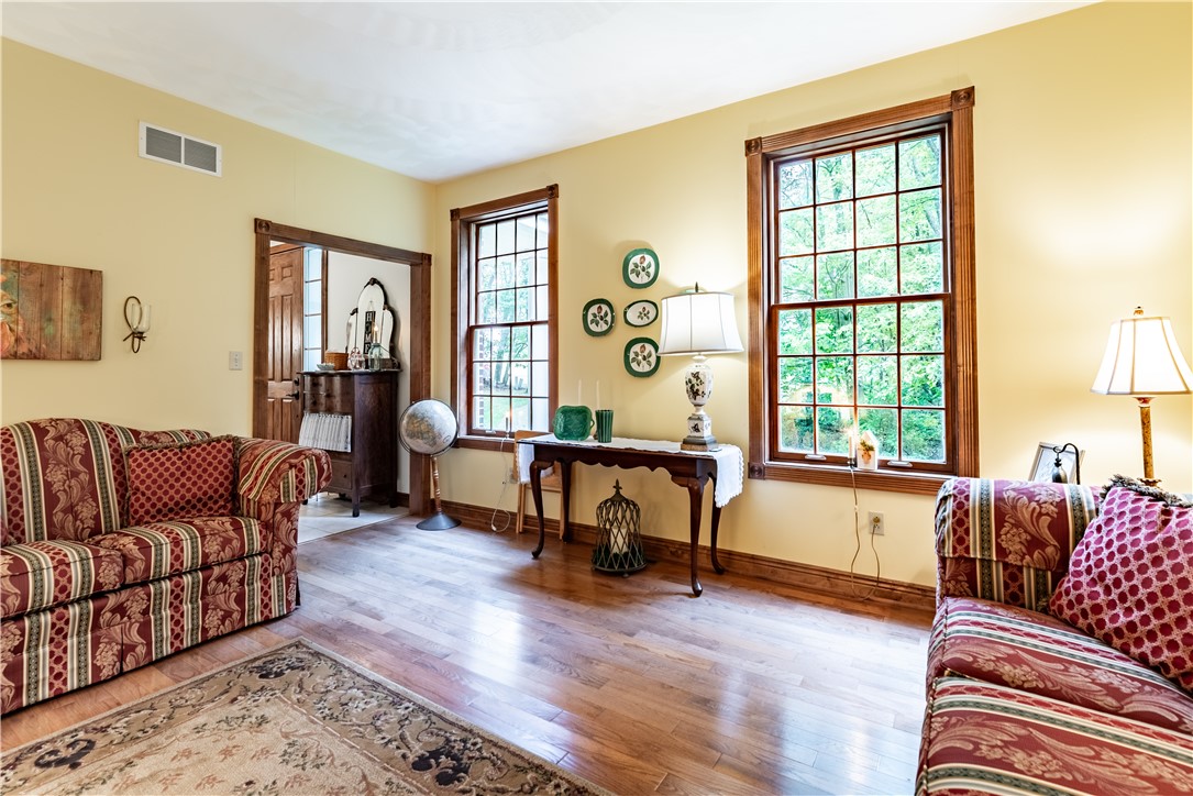 Franklin Twp, Pennsylvania 16001, United States, 8 Bedrooms Bedrooms, ,9 BathroomsBathrooms,Residential,Contingent,206249