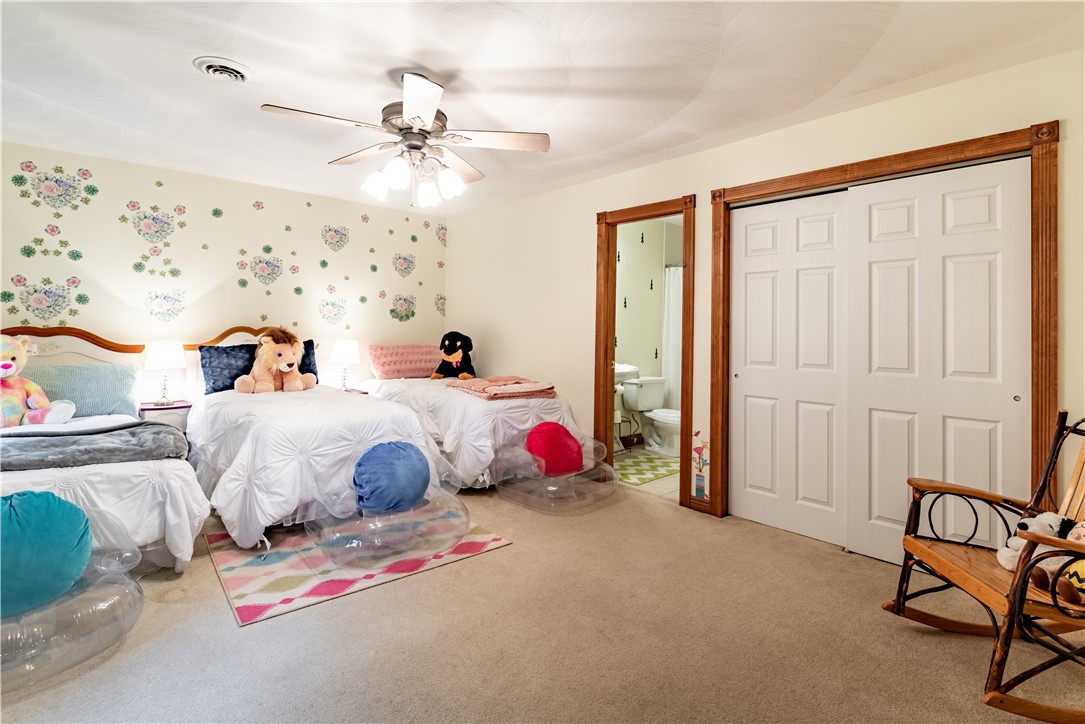 Franklin Twp, Pennsylvania 16001, United States, 8 Bedrooms Bedrooms, ,9 BathroomsBathrooms,Residential,Contingent,206249