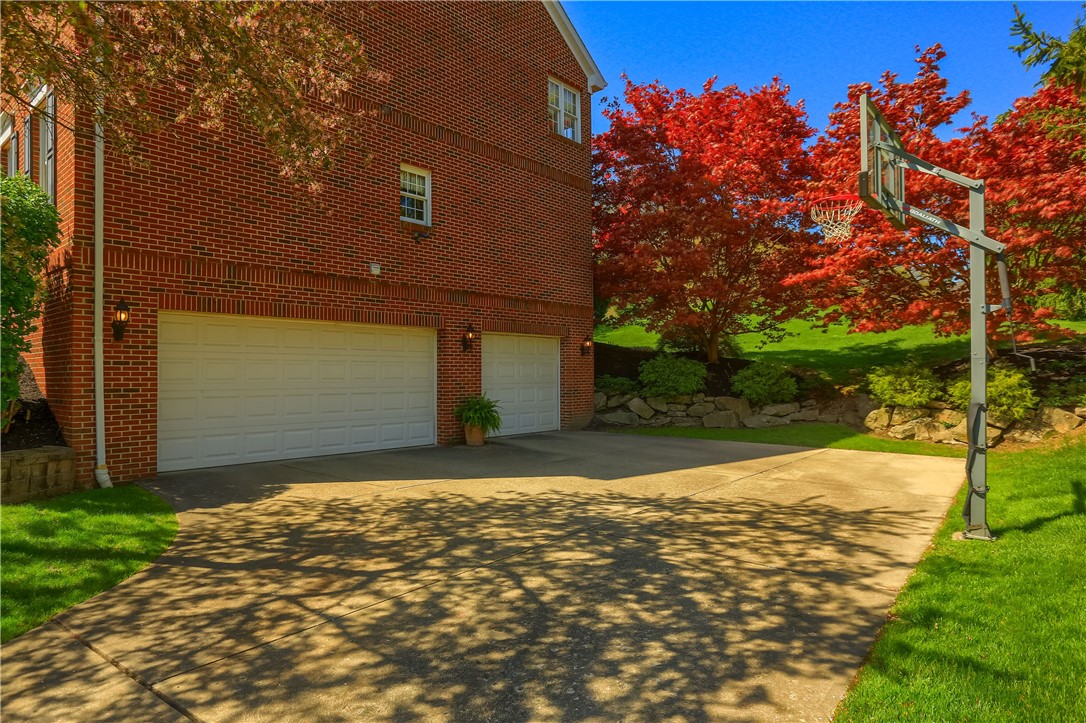 124 Middleground Pl