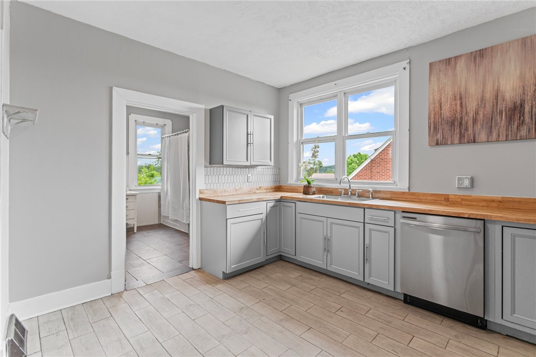 1222 Forest Ave, New Kensington, Pennsylvania image 17