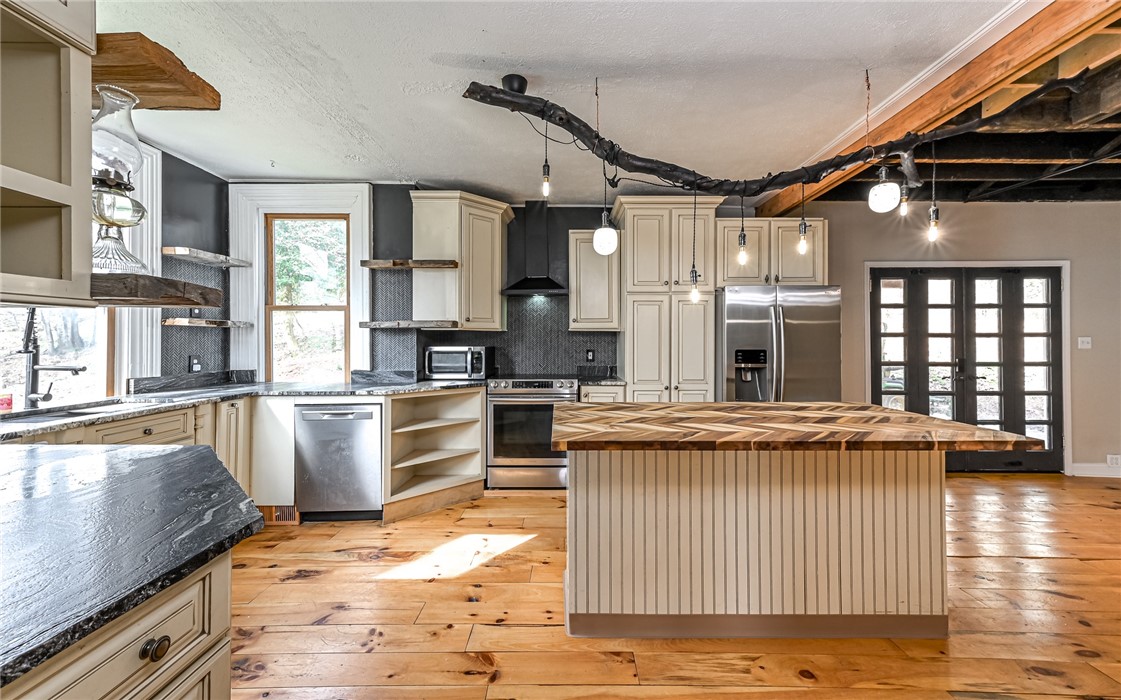 3261 Wexford Rd