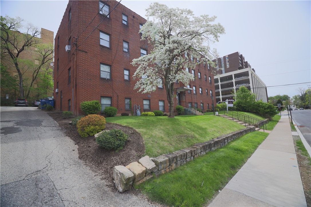 Mt. Lebanon, Pennsylvania 15228, United States, 1 Bedroom Bedrooms, ,1 BathroomBathrooms,Residential,Active,13820