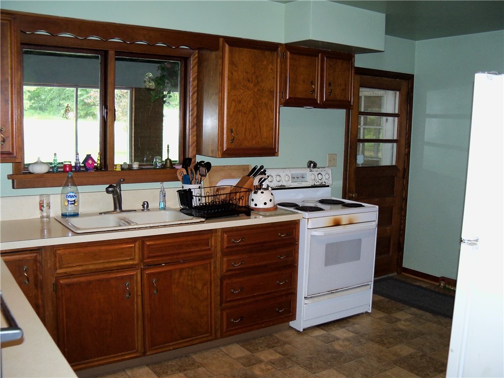 Neshannock Twp, Pennsylvania 16105, United States, 3 Bedrooms Bedrooms, ,2 BathroomsBathrooms,Residential,Active,47915