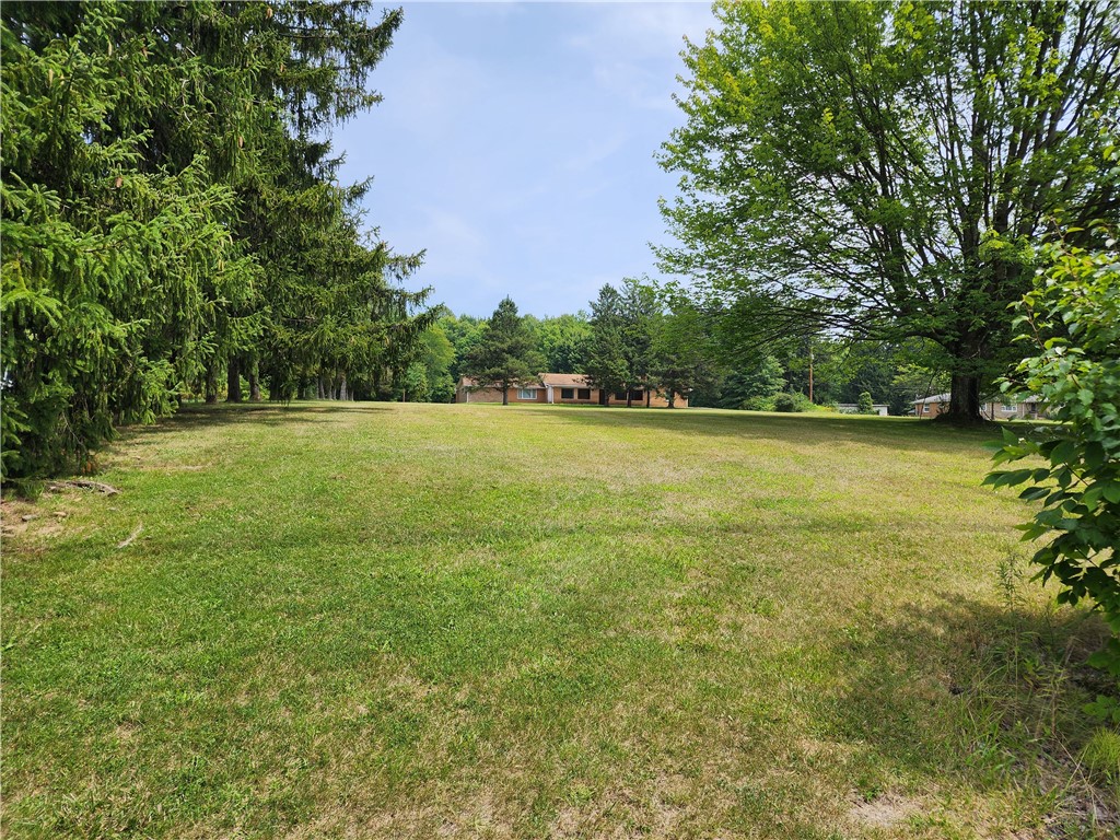 Neshannock Twp, Pennsylvania 16105, United States, 3 Bedrooms Bedrooms, ,2 BathroomsBathrooms,Residential,Active,47915