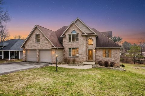 Photo of 459 Forest Ridge Rd, Indiana, PA 15701 (MLS # 1741455)