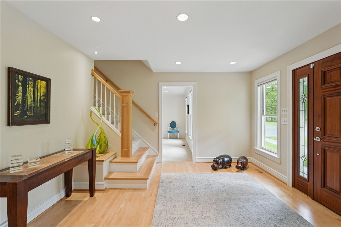 105 Lee Rd