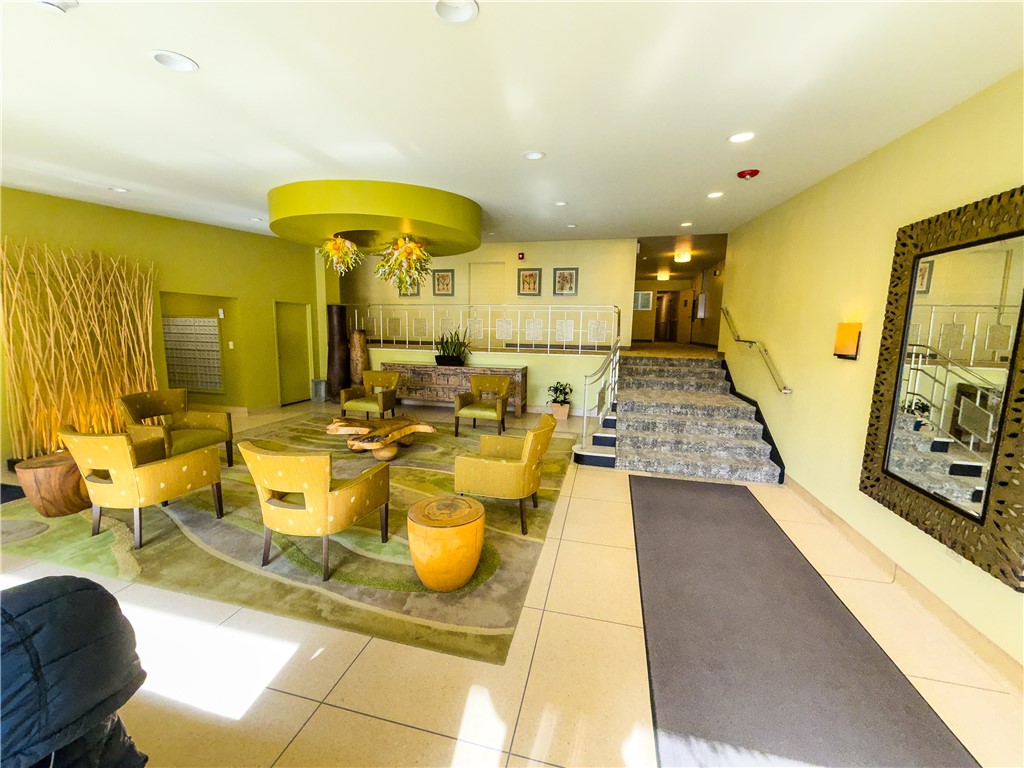 128 N Craig St #807, Oakland, Pennsylvania image 2