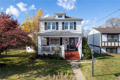 Photo of 674 Elizabeth St, Bridgeville, PA 15017 (MLS # 1736177)